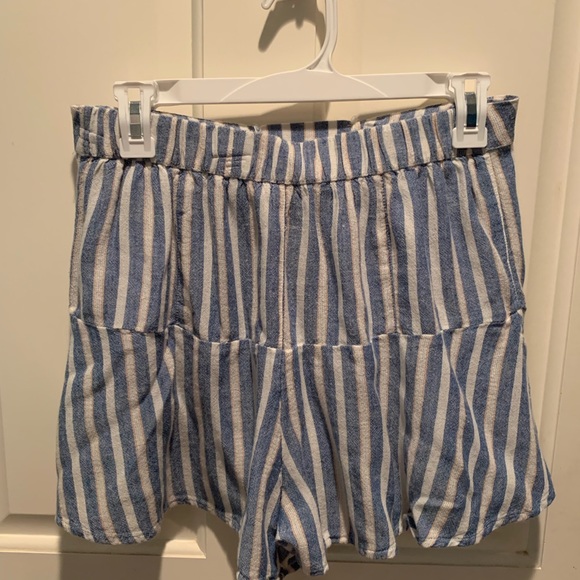 American Eagle Shorts - Picture 3 of 3